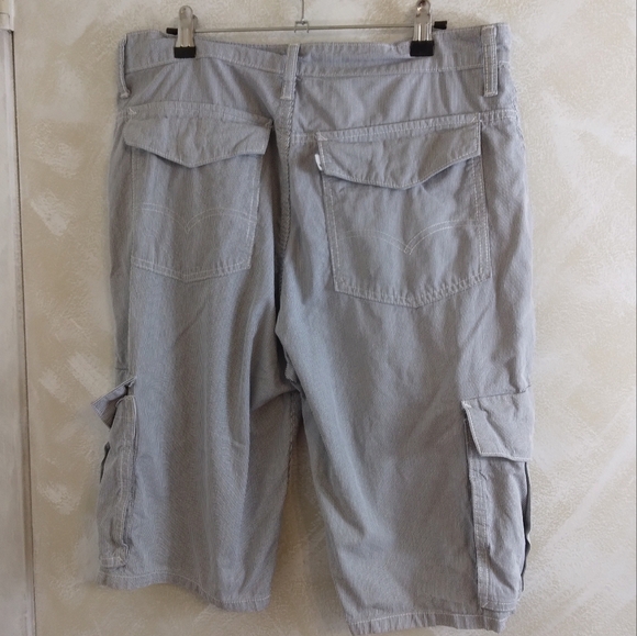 Size 32 Levi's Conductor Stripe Cargo Shorts Snap Pockets - Picture 2 of 10